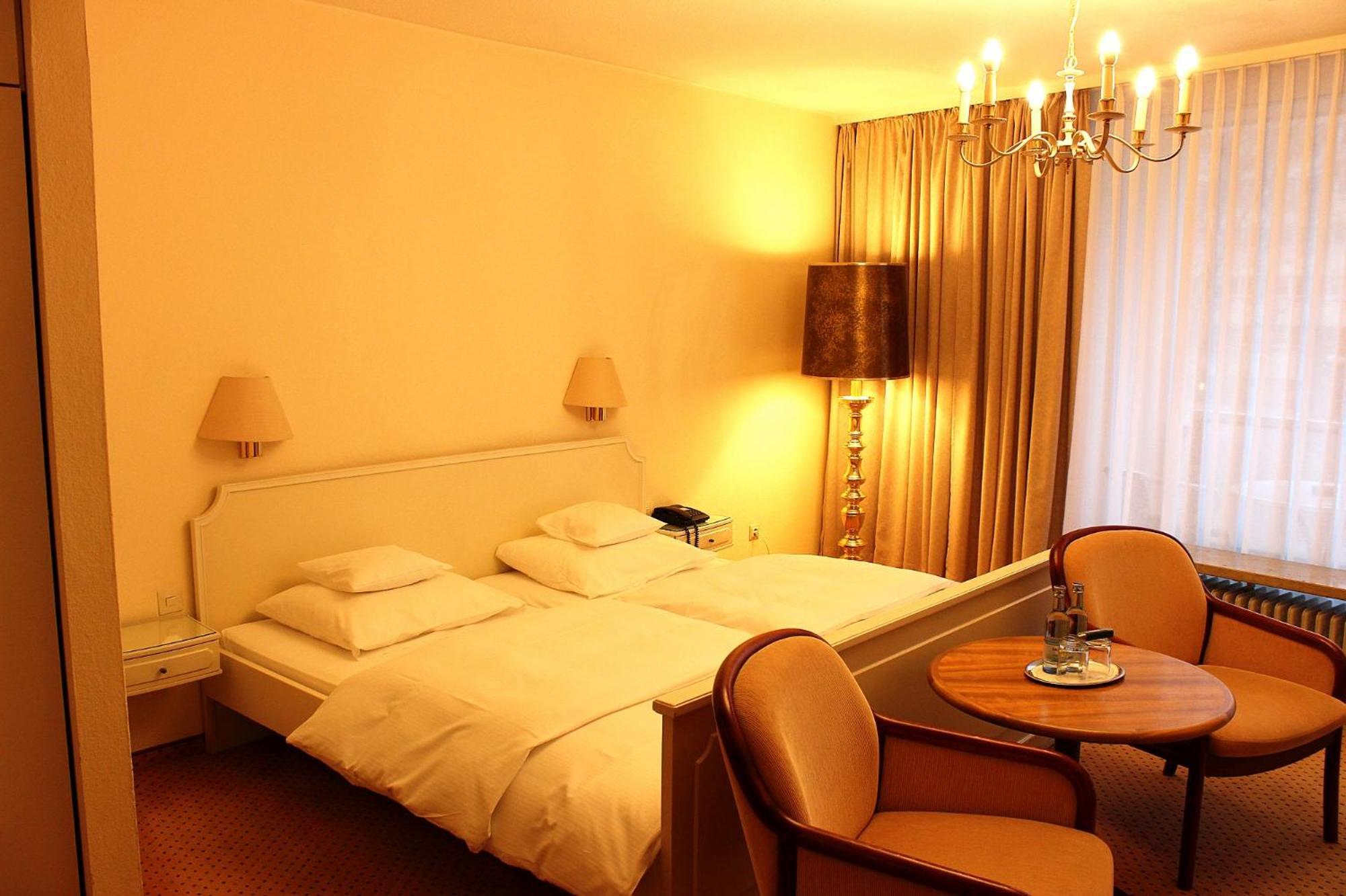 Gaestehaus Sophienstrasse Estugarda Exterior foto